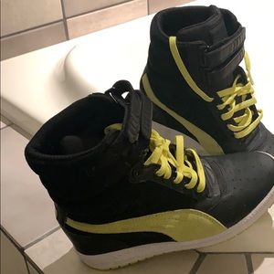 Women Puma wedge sneakers